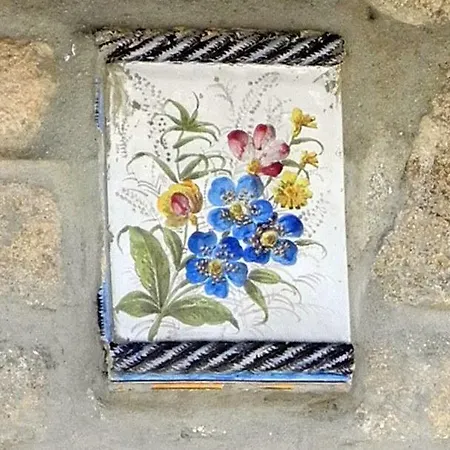 Du Combaire
